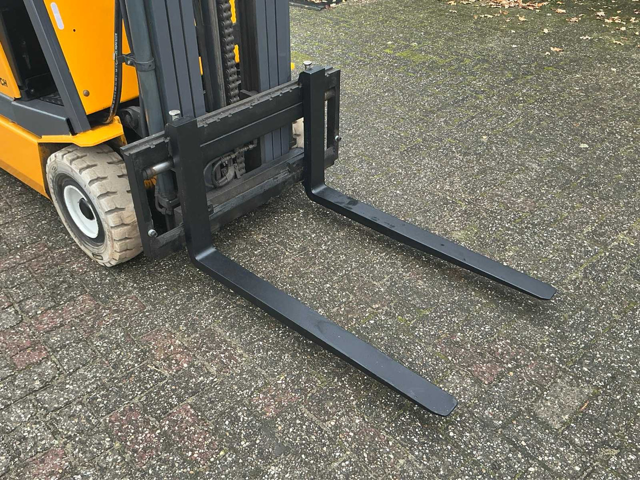 Περονοφόρο όχημα 2000 JUNGHEINRICH FORKLIFT: φωτογραφία 11 Περονοφόρο όχημα 2000 JUNGHEINRICH FORKLIFT: φωτογραφία 11