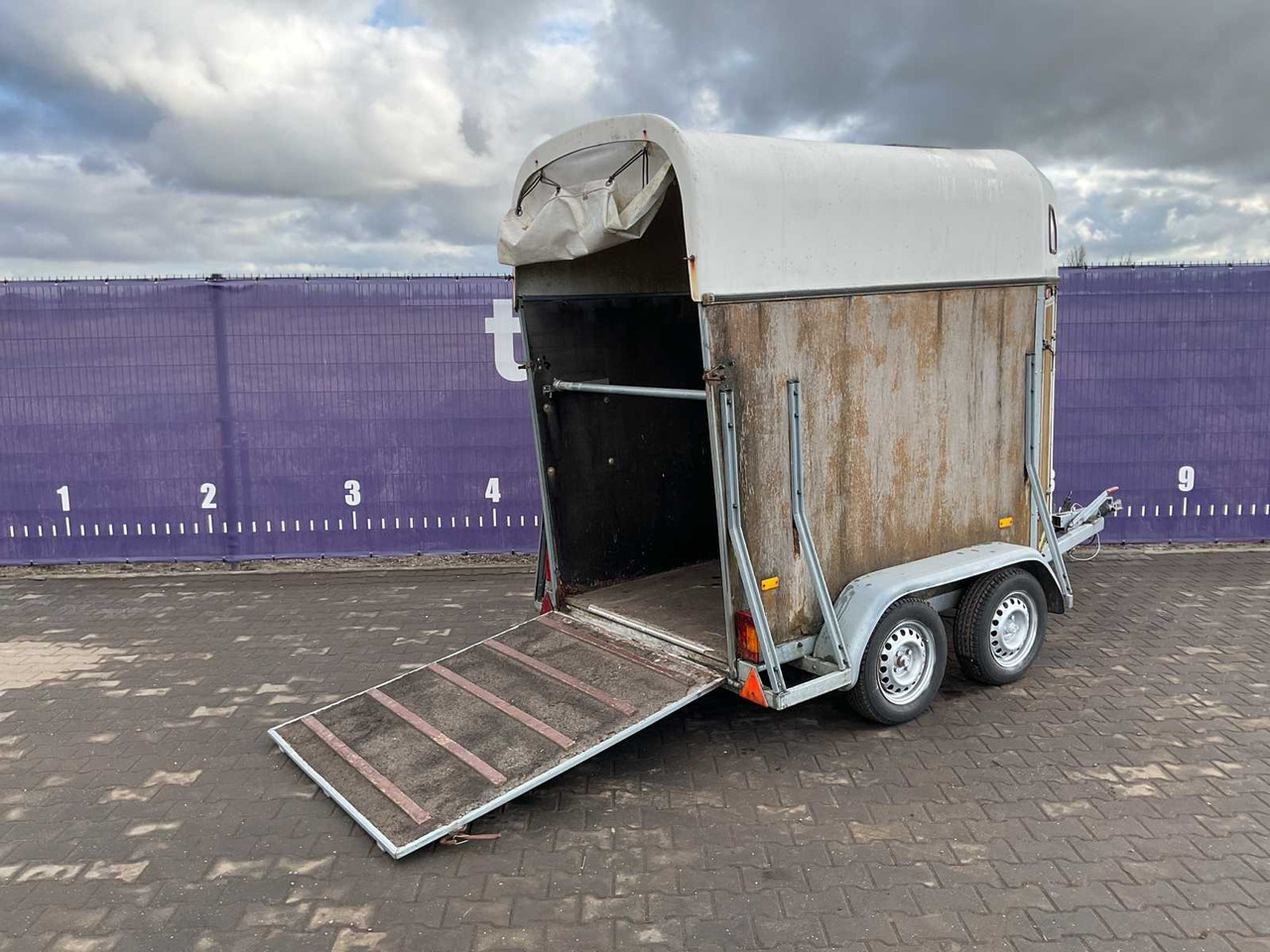 2001 - HOTRARIJS - VT - HORSE TRAILER - Τρέιλερ: φωτογραφία 5 2001 - HOTRARIJS - VT - HORSE TRAILER - Τρέιλερ: φωτογραφία 5