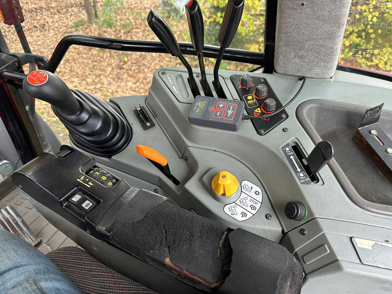 Τρακτέρ 2002 MASSEY FERGUSON 6255 FOUR WHEEL DRIVE FARM TRACTOR: φωτογραφία 8