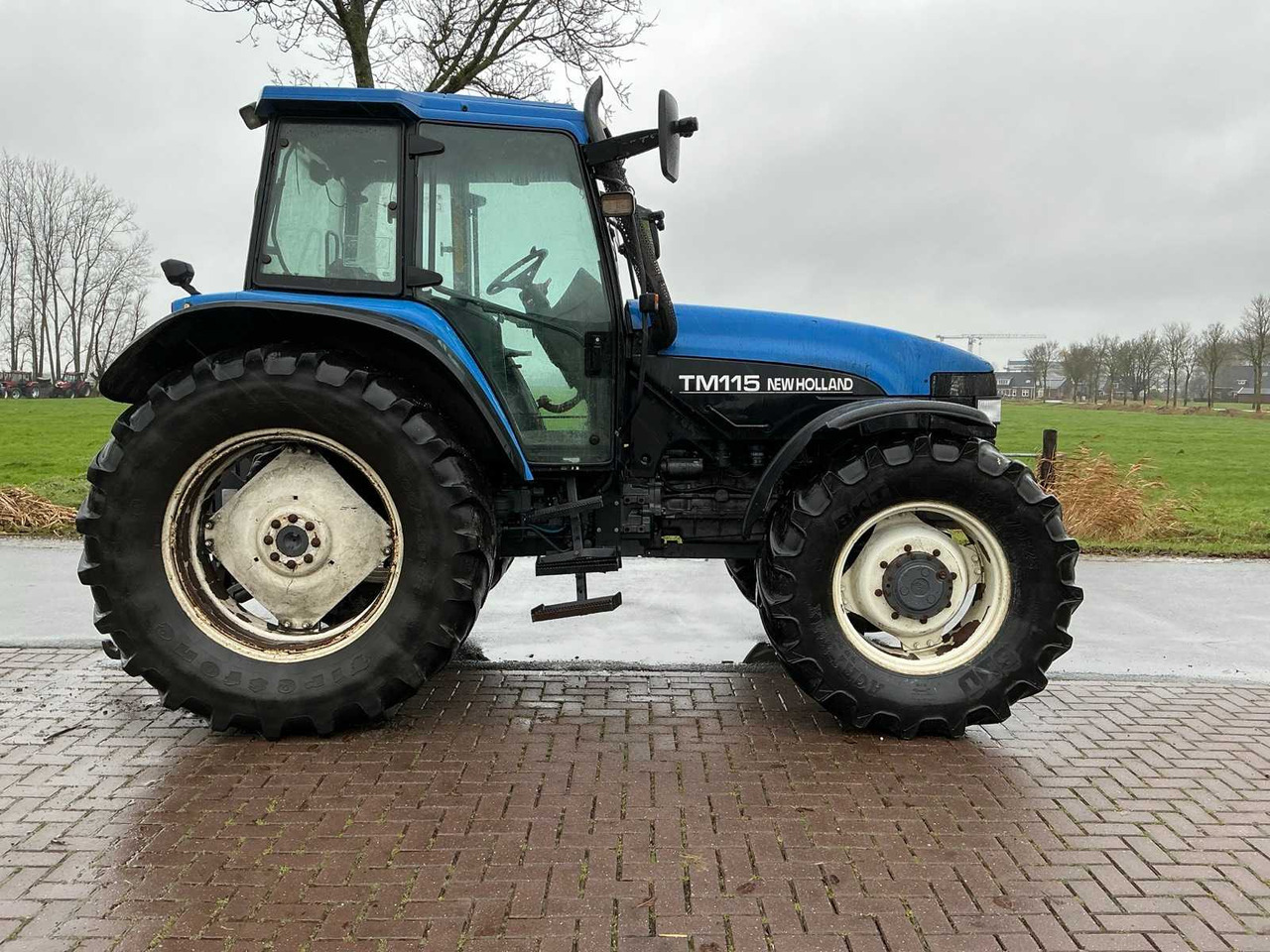 2002 NEW HOLLAND TM 115 ALL-WHEEL DRIVE FARM TRACTOR - Τρακτέρ: φωτογραφία 5 2002 NEW HOLLAND TM 115 ALL-WHEEL DRIVE FARM TRACTOR - Τρακτέρ: φωτογραφία 5