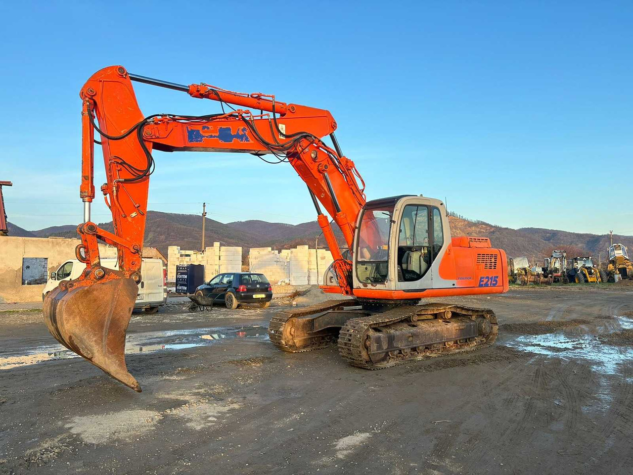 2003 FIAT KOBELCO E215 TRACKED EXCAVATOR - Εκσκαφέας: φωτογραφία 1 2003 FIAT KOBELCO E215 TRACKED EXCAVATOR - Εκσκαφέας: φωτογραφία 1