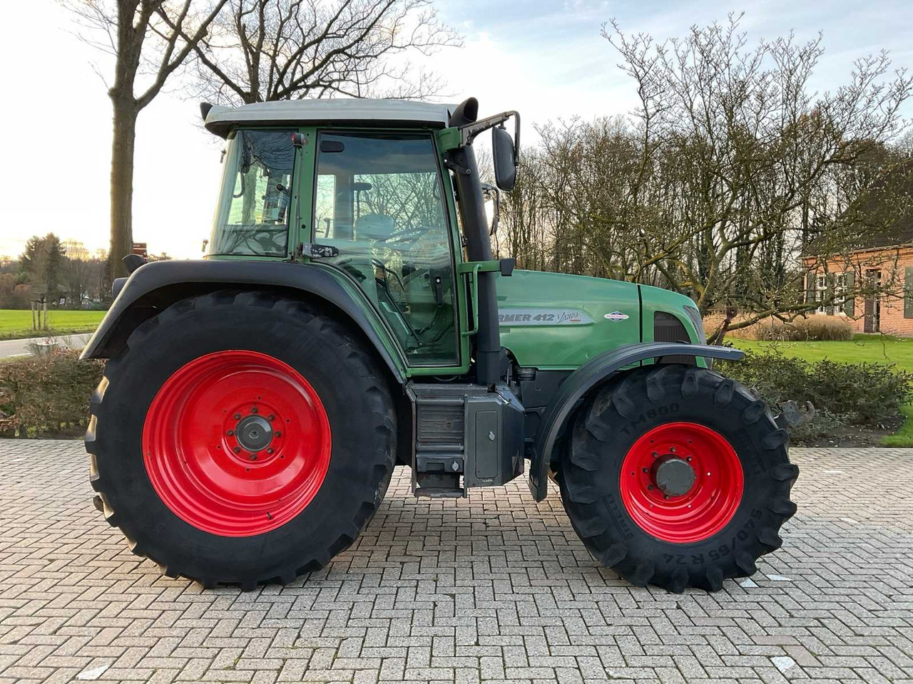 2005 FENDT FARMER 412 VARIO ALL-WHEEL DRIVE FARM TRACTOR - Τρακτέρ: φωτογραφία 4 2005 FENDT FARMER 412 VARIO ALL-WHEEL DRIVE FARM TRACTOR - Τρακτέρ: φωτογραφία 4