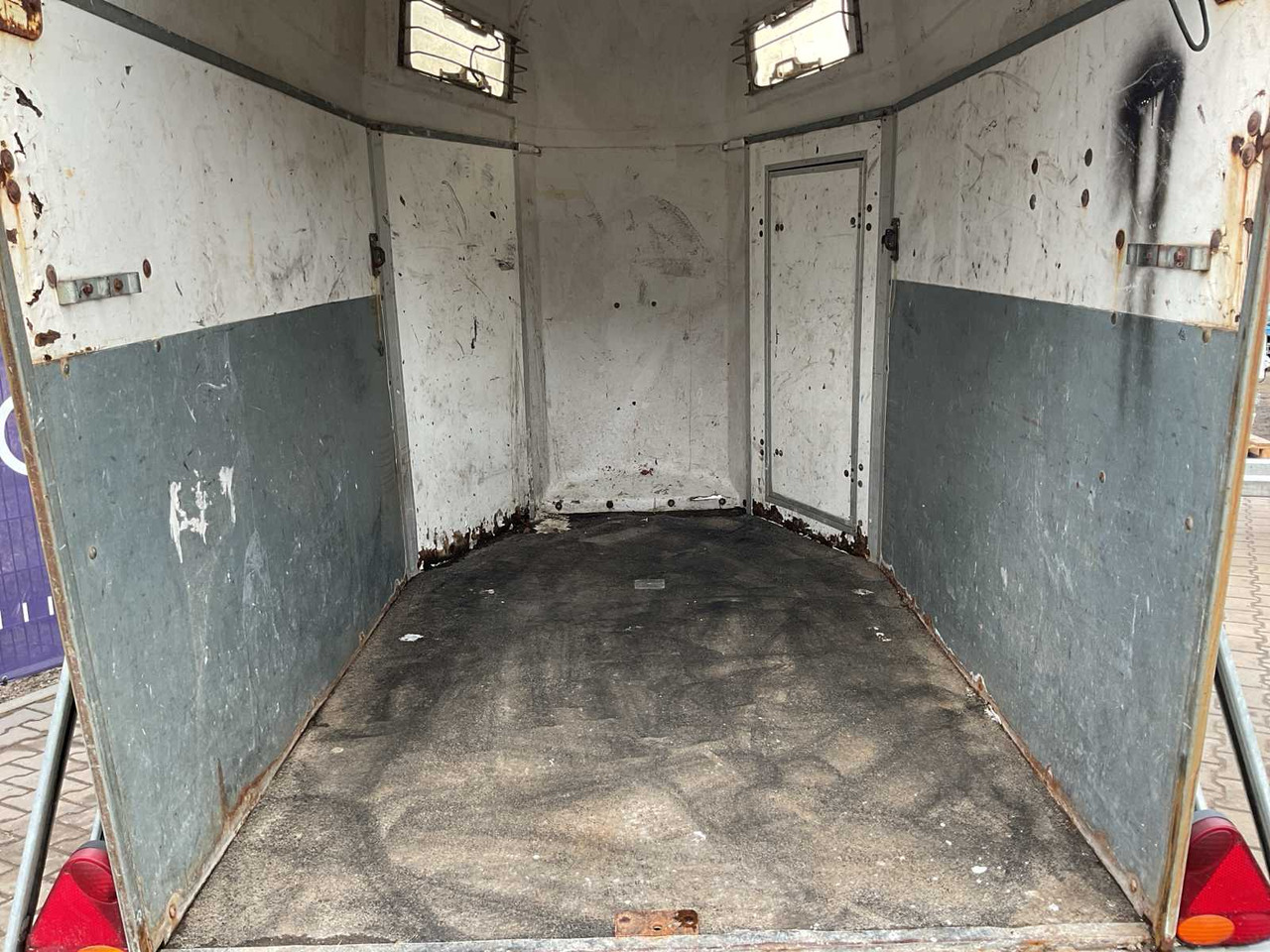 Τρέιλερ 2005 - HOTRARIJS - VT-2000S - HORSE TRAILER: φωτογραφία 6 Τρέιλερ 2005 - HOTRARIJS - VT-2000S - HORSE TRAILER: φωτογραφία 6