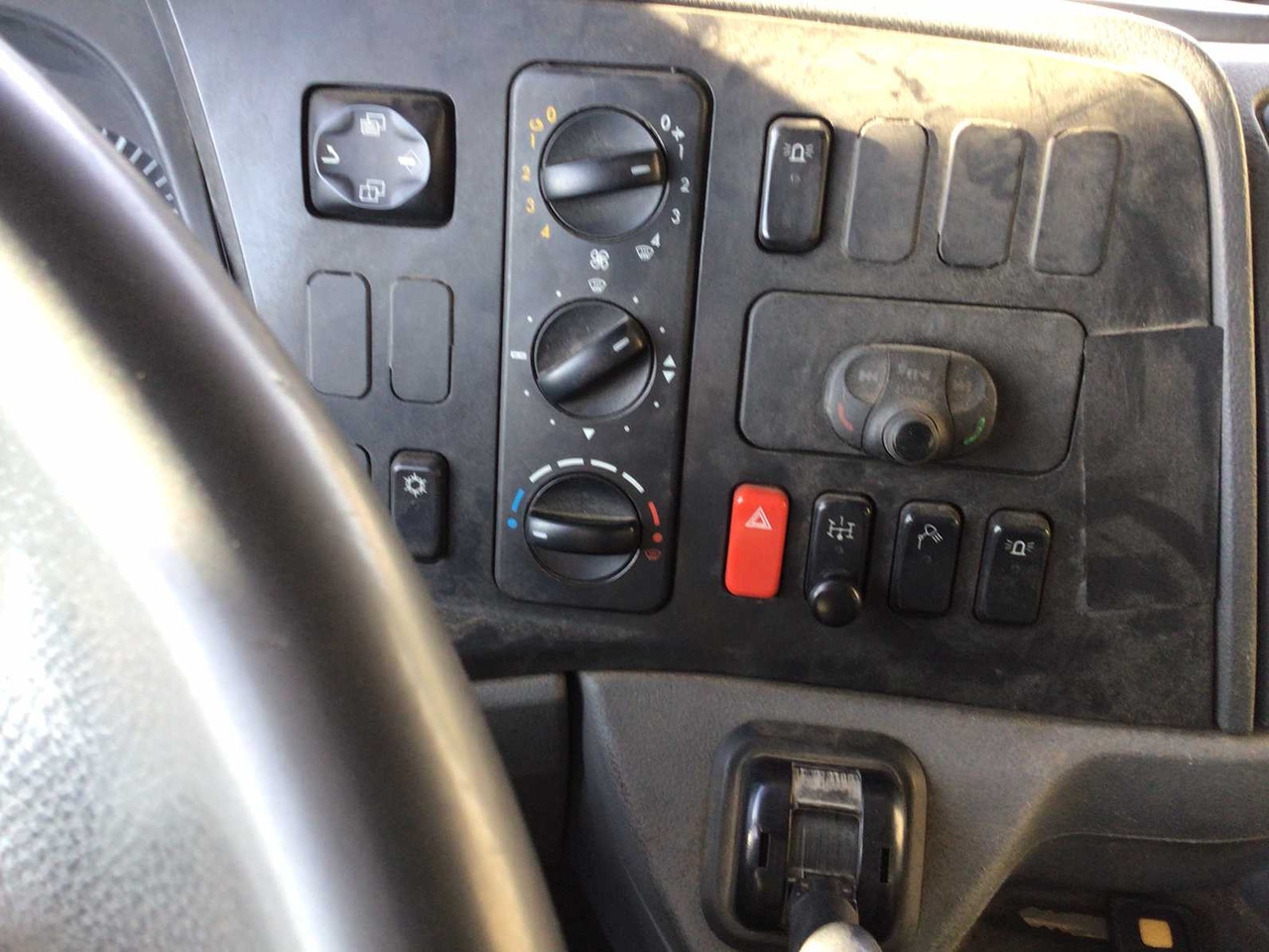 Φορτηγό 2005 MERCEDES-BENZ 915L TOW TRUCK: φωτογραφία 28 Φορτηγό 2005 MERCEDES-BENZ 915L TOW TRUCK: φωτογραφία 28