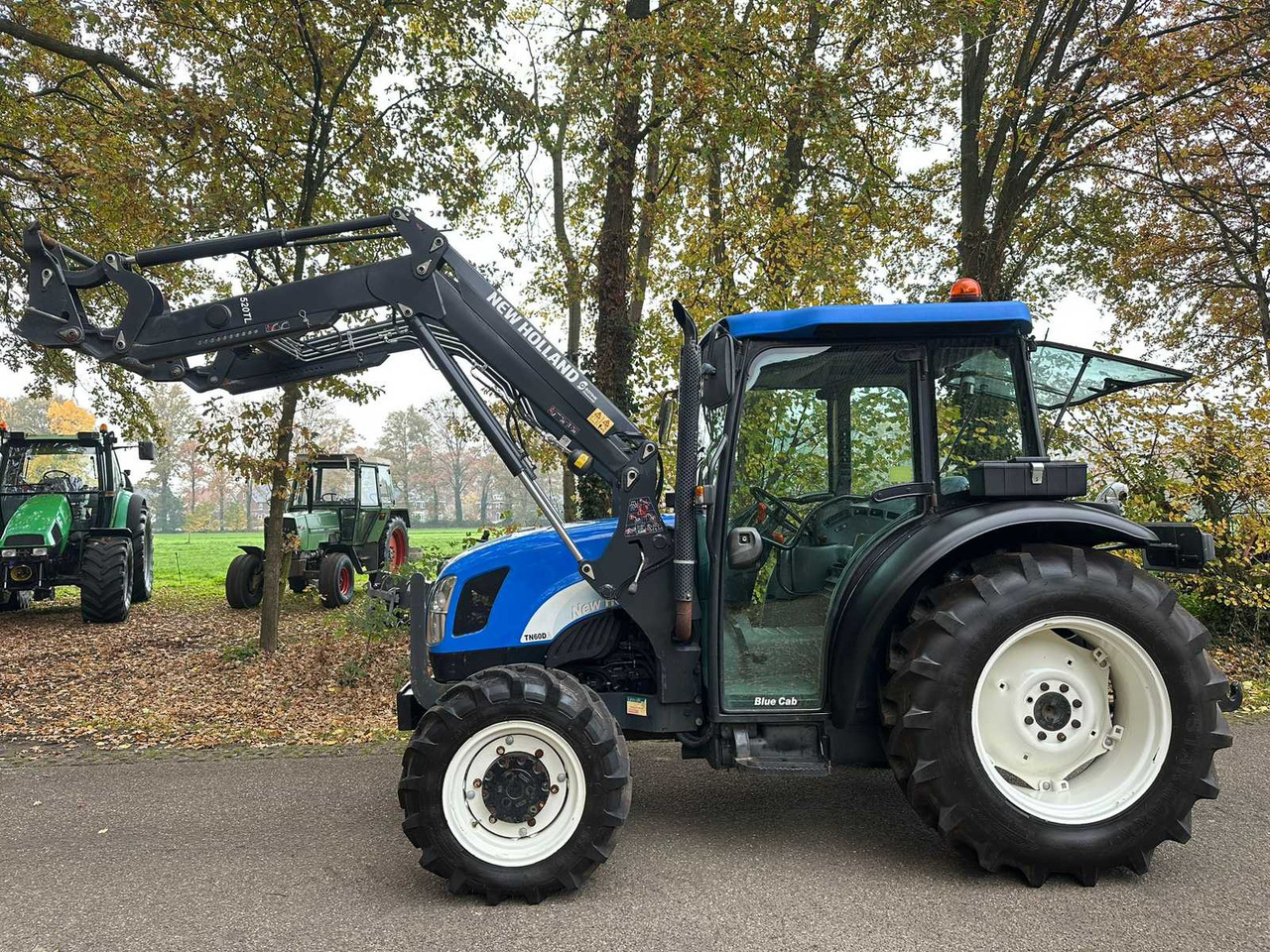 2005 NEW HOLLAND TN60DA ALL-WHEEL DRIVE FARM TRACTOR - Τρακτέρ: φωτογραφία 2 2005 NEW HOLLAND TN60DA ALL-WHEEL DRIVE FARM TRACTOR - Τρακτέρ: φωτογραφία 2