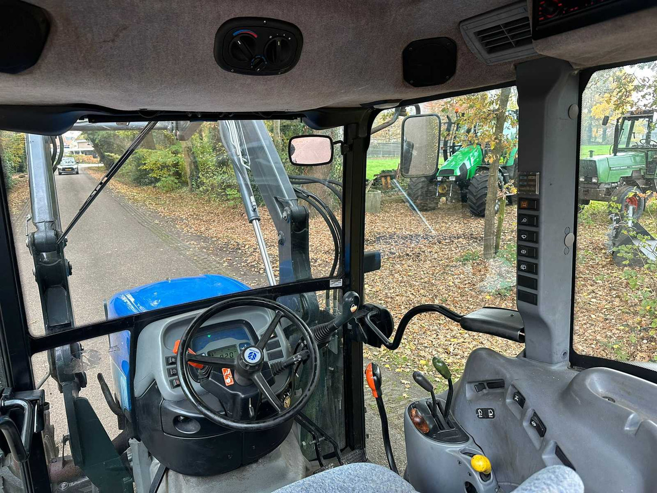 2005 NEW HOLLAND TN60DA ALL-WHEEL DRIVE FARM TRACTOR - Τρακτέρ: φωτογραφία 5 2005 NEW HOLLAND TN60DA ALL-WHEEL DRIVE FARM TRACTOR - Τρακτέρ: φωτογραφία 5