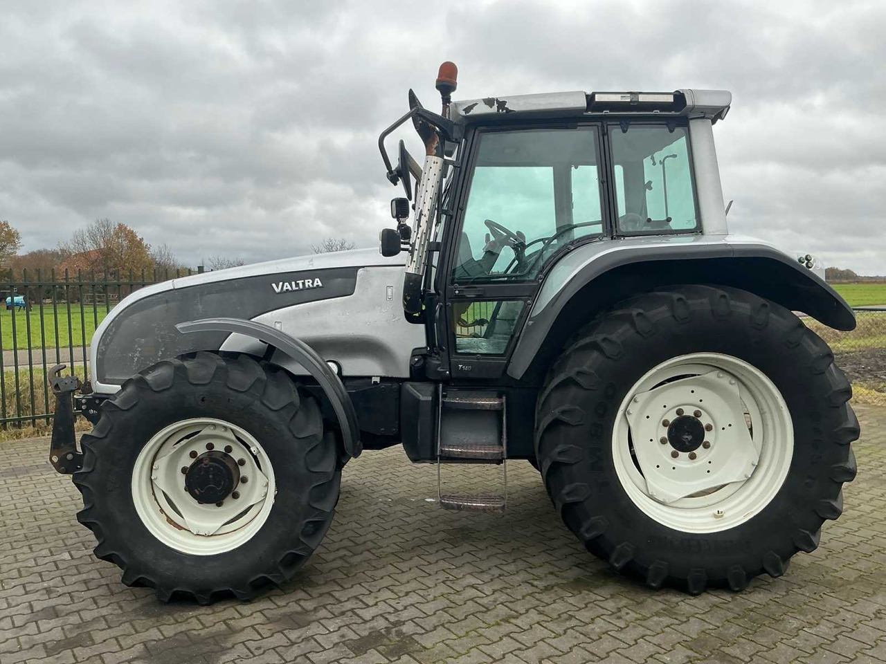 2006 VALTRA T140-4 ALL-WHEEL DRIVE FARM TRACTOR - Τρακτέρ: φωτογραφία 5 2006 VALTRA T140-4 ALL-WHEEL DRIVE FARM TRACTOR - Τρακτέρ: φωτογραφία 5