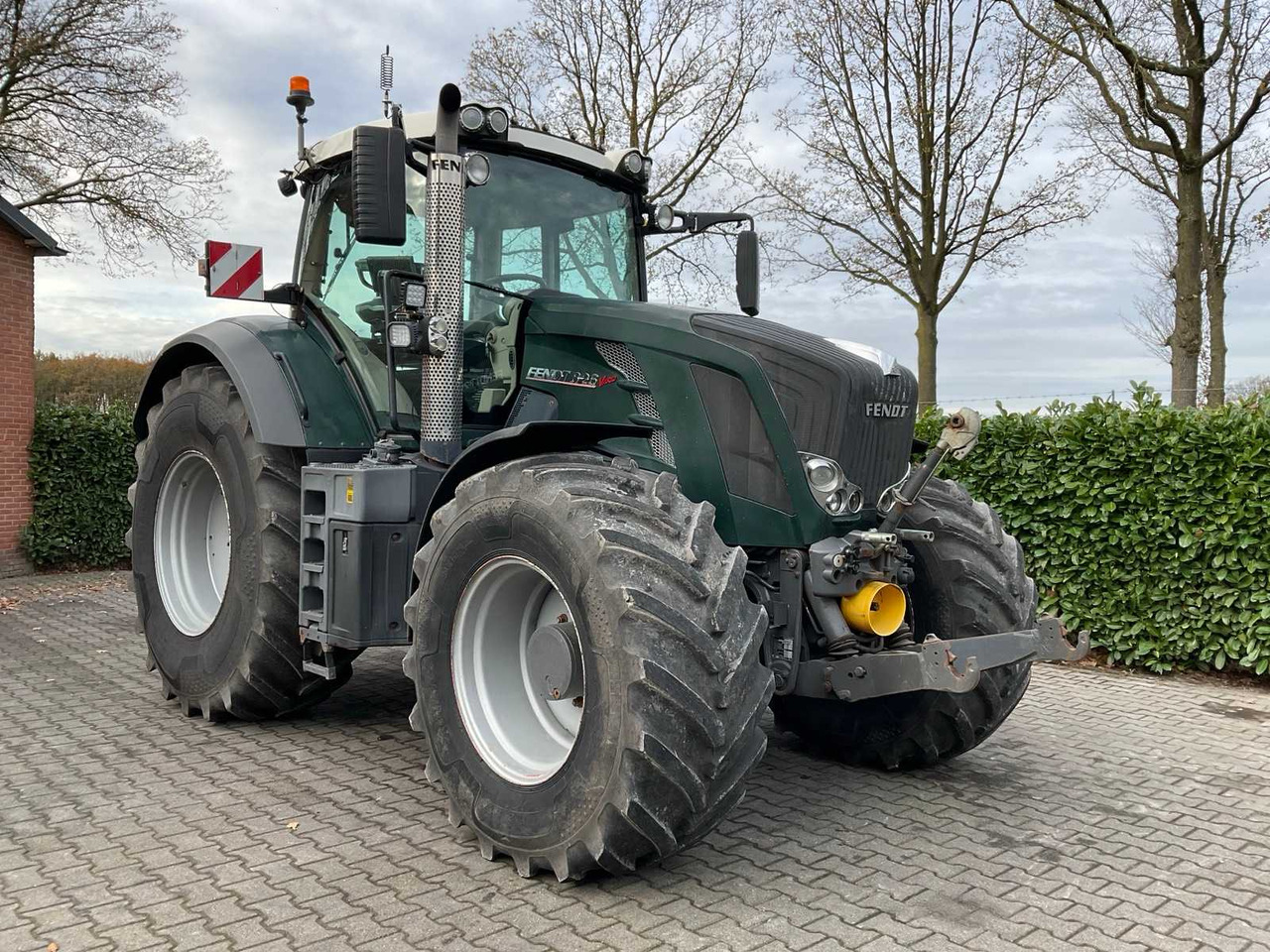 2011 FENDT 826 VARIO ALL-WHEEL DRIVE AGRICULTURAL TRACTOR - Τρακτέρ: φωτογραφία 5 2011 FENDT 826 VARIO ALL-WHEEL DRIVE AGRICULTURAL TRACTOR - Τρακτέρ: φωτογραφία 5