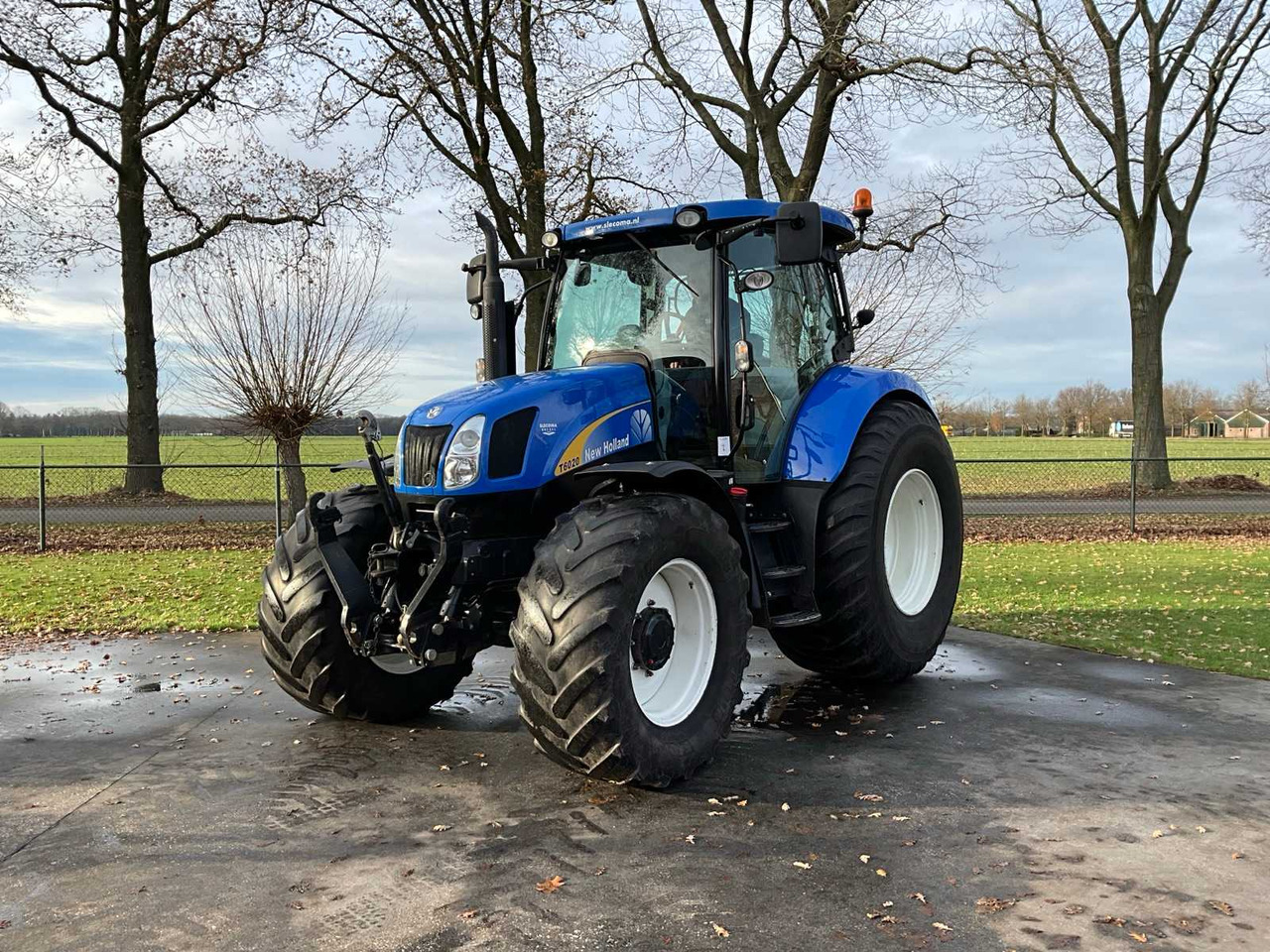 2011 NEW HOLLAND T6020 ELITE FOUR WHEEL DRIVE FARM TRACTOR - Τρακτέρ: φωτογραφία 1 2011 NEW HOLLAND T6020 ELITE FOUR WHEEL DRIVE FARM TRACTOR - Τρακτέρ: φωτογραφία 1