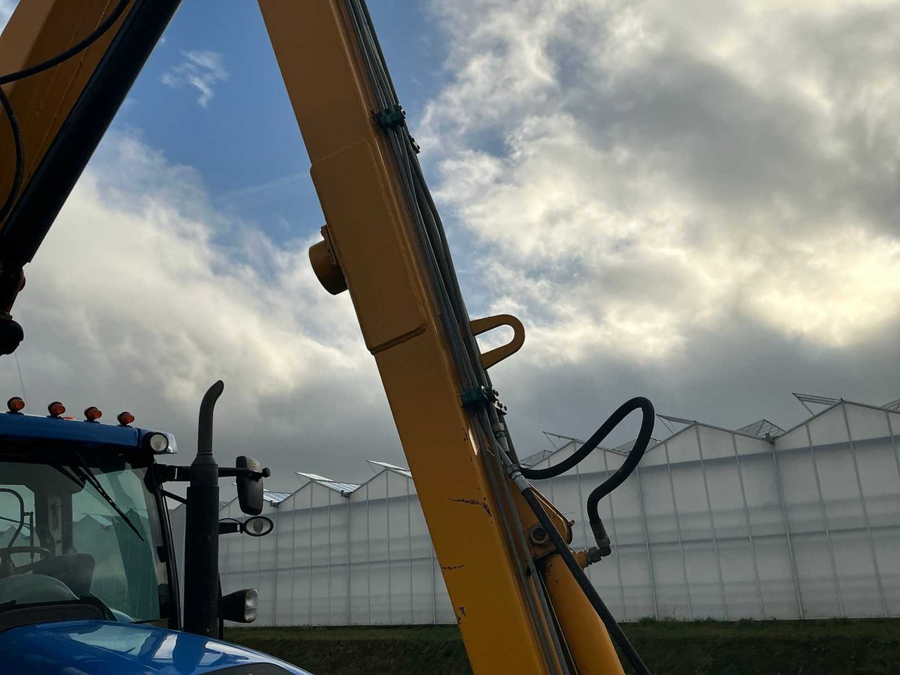 Τρακτέρ 2011 NEW HOLLAND T6070 FOUR WHEEL DRIVE FARM TRACTOR: φωτογραφία 10