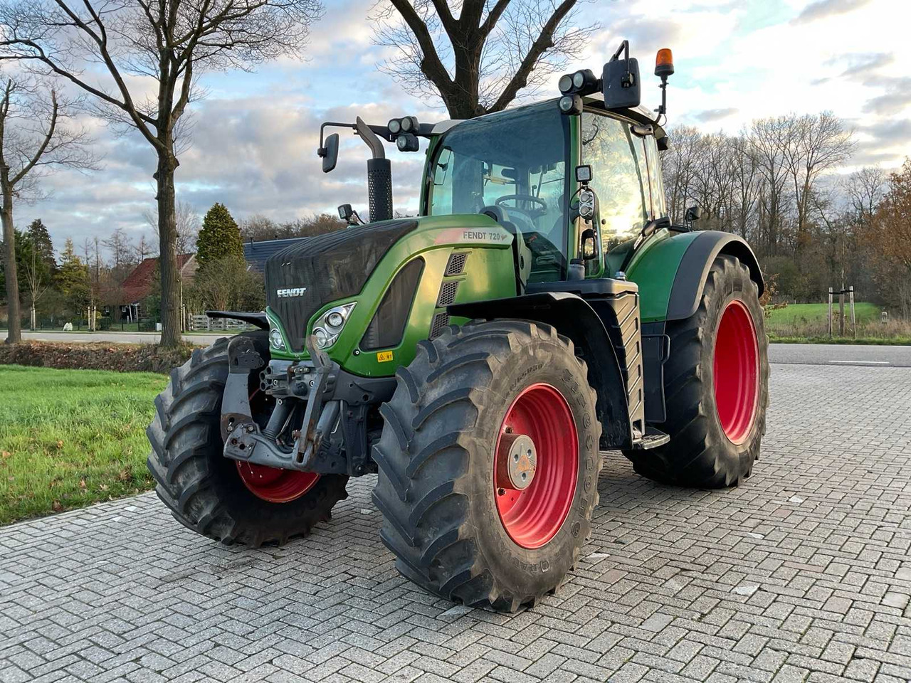 2017 FENDT 720 VARIO S4 ALL-WHEEL DRIVE AGRICULTURAL TRACTOR - Τρακτέρ: φωτογραφία 1 2017 FENDT 720 VARIO S4 ALL-WHEEL DRIVE AGRICULTURAL TRACTOR - Τρακτέρ: φωτογραφία 1
