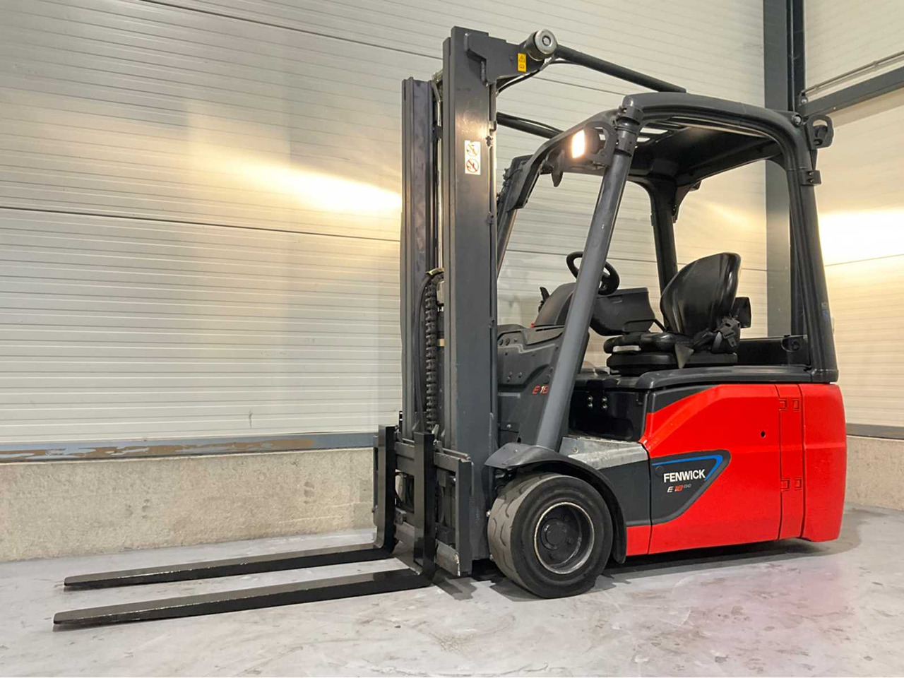 2017 LINDE E18-02 1800KG LI-ION 4171HOUR FORKLIFT - Περονοφόρο όχημα: φωτογραφία 1 2017 LINDE E18-02 1800KG LI-ION 4171HOUR FORKLIFT - Περονοφόρο όχημα: φωτογραφία 1