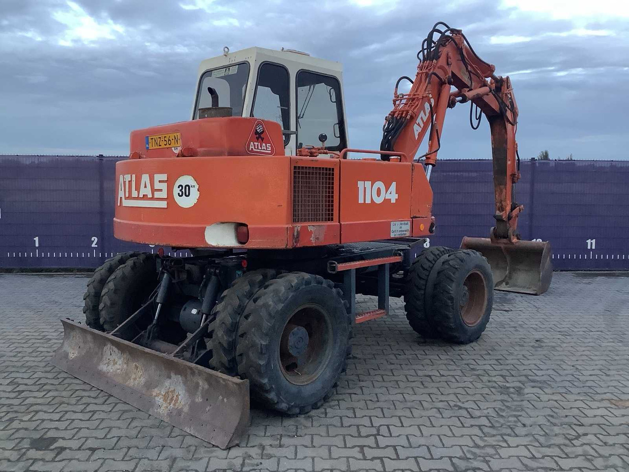 ATLAS - 1104 - WHEELED EXCAVATOR - Τροχοφόρος εκσκαφέας: φωτογραφία 4 ATLAS - 1104 - WHEELED EXCAVATOR - Τροχοφόρος εκσκαφέας: φωτογραφία 4