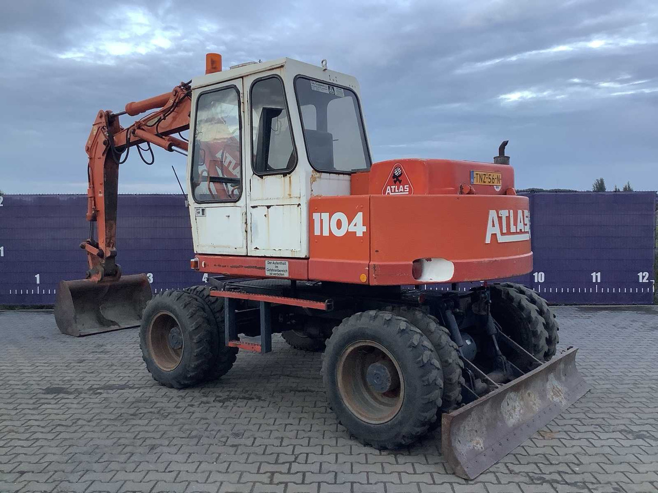 ATLAS - 1104 - WHEELED EXCAVATOR - Τροχοφόρος εκσκαφέας: φωτογραφία 3 ATLAS - 1104 - WHEELED EXCAVATOR - Τροχοφόρος εκσκαφέας: φωτογραφία 3