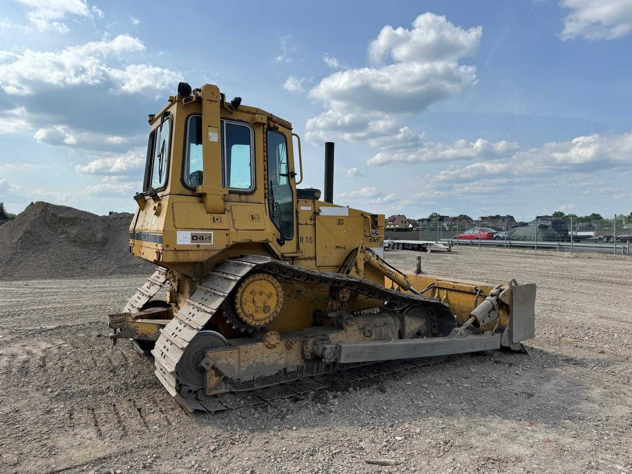 CATERPILLAR D4H BULLDOZER, YEAR 1986 - Μπουλντόζα: φωτογραφία 2 CATERPILLAR D4H BULLDOZER, YEAR 1986 - Μπουλντόζα: φωτογραφία 2