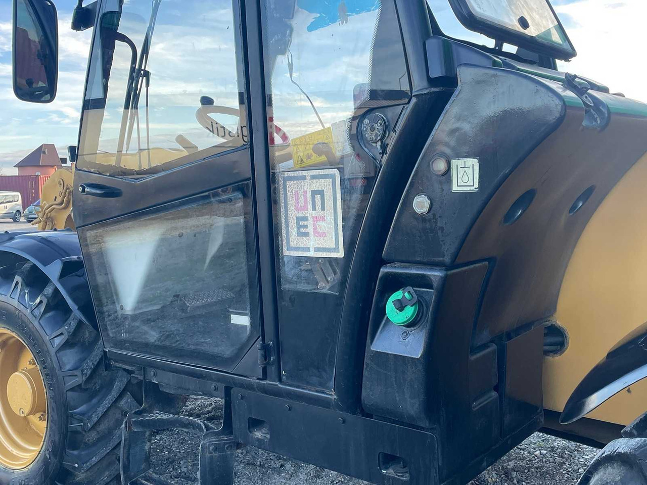 Ελαστιχοφόρος φορτωτής Caterpillar TH414: φωτογραφία 24