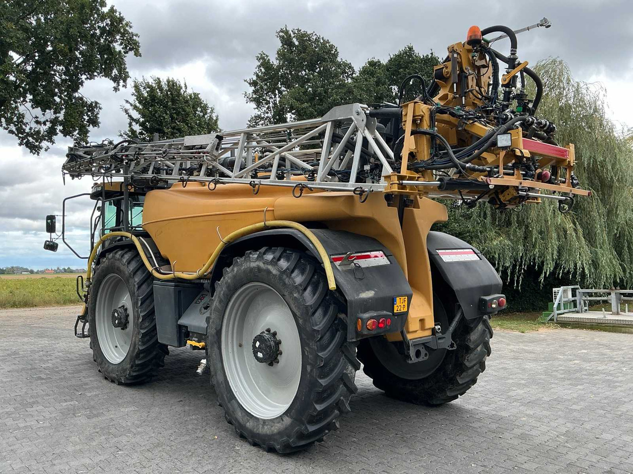 Challenger Rogator RG 645 - Ψεκαστικό: φωτογραφία 4 Challenger Rogator RG 645 - Ψεκαστικό: φωτογραφία 4