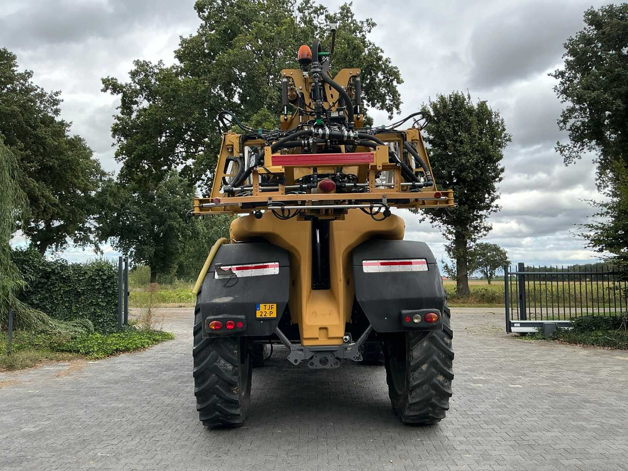 Challenger Rogator RG 645 - Ψεκαστικό: φωτογραφία 5 Challenger Rogator RG 645 - Ψεκαστικό: φωτογραφία 5