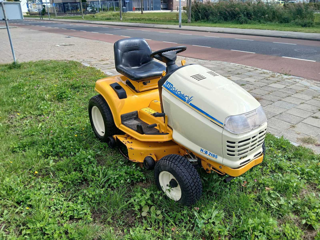 Cub Cadet hds2185 - Χλοοκοπτικό: φωτογραφία 3 Cub Cadet hds2185 - Χλοοκοπτικό: φωτογραφία 3