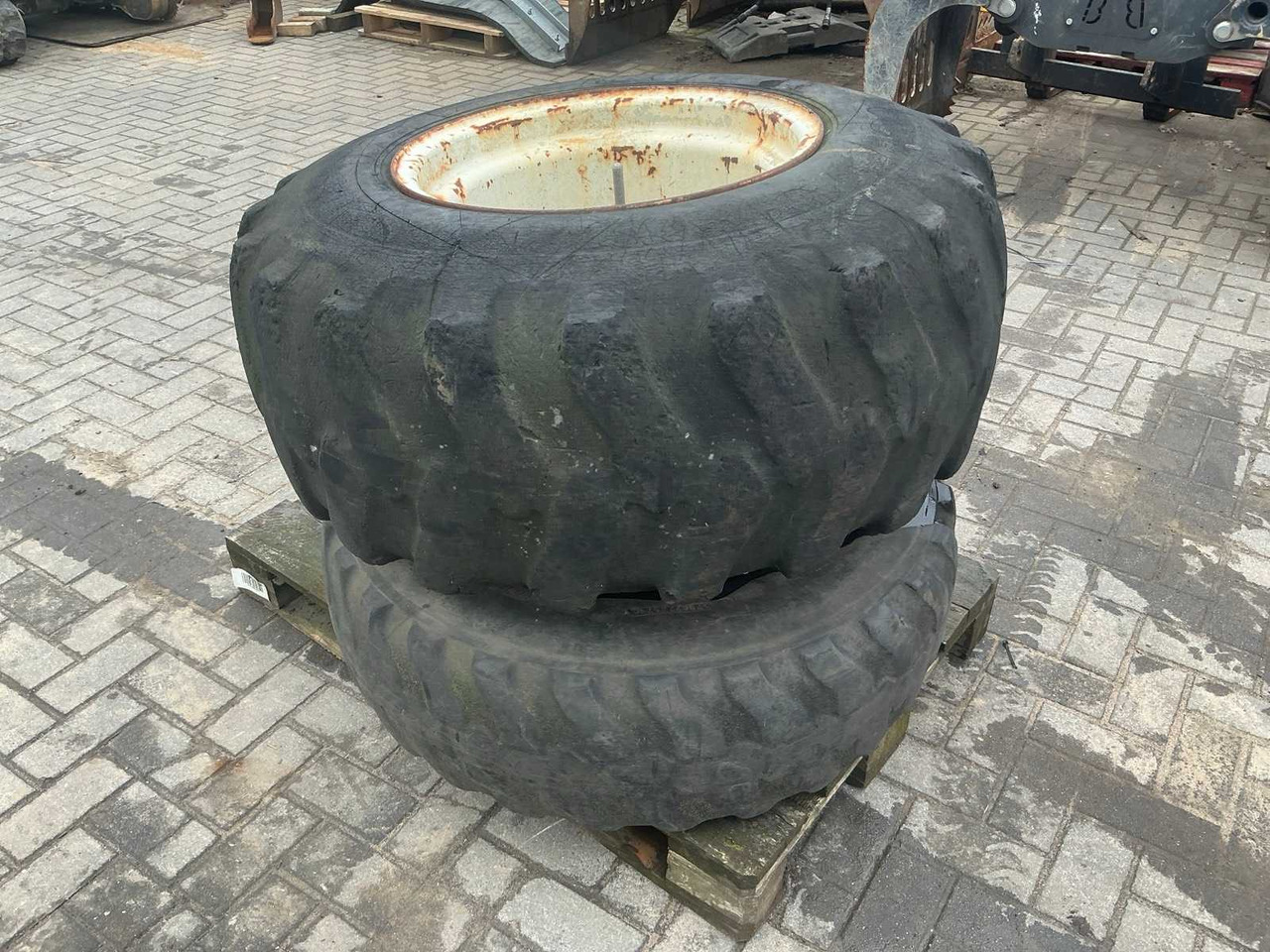 DOUBLE TIRE ON RIM - Τροχοφόρος εκσκαφέας: φωτογραφία 2 DOUBLE TIRE ON RIM - Τροχοφόρος εκσκαφέας: φωτογραφία 2