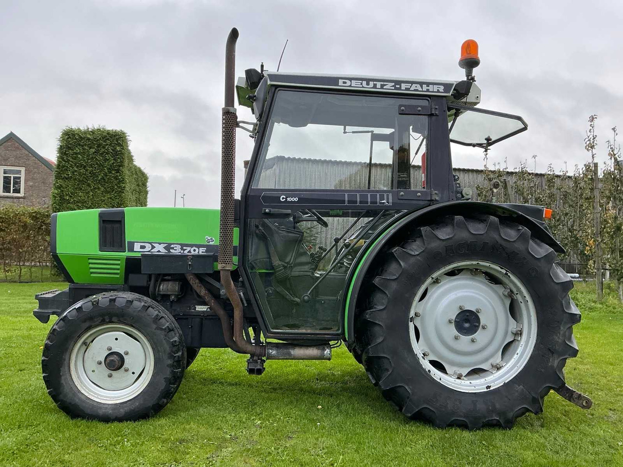 Deutz DX 3.70F - Μικρό τρακτέρ: φωτογραφία 2 Deutz DX 3.70F - Μικρό τρακτέρ: φωτογραφία 2