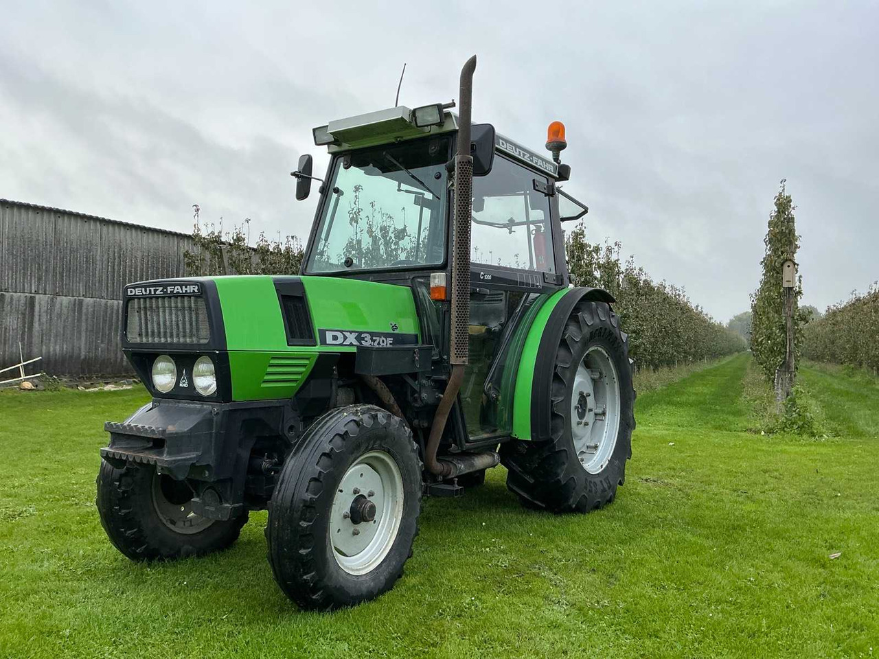 Deutz DX 3.70F - Μικρό τρακτέρ: φωτογραφία 1 Deutz DX 3.70F - Μικρό τρακτέρ: φωτογραφία 1