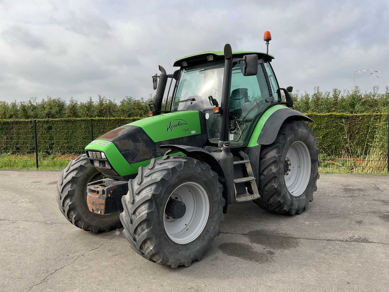 Deutz-Fahr Agrotron 165.7 - Τρακτέρ: φωτογραφία 2 Deutz-Fahr Agrotron 165.7 - Τρακτέρ: φωτογραφία 2