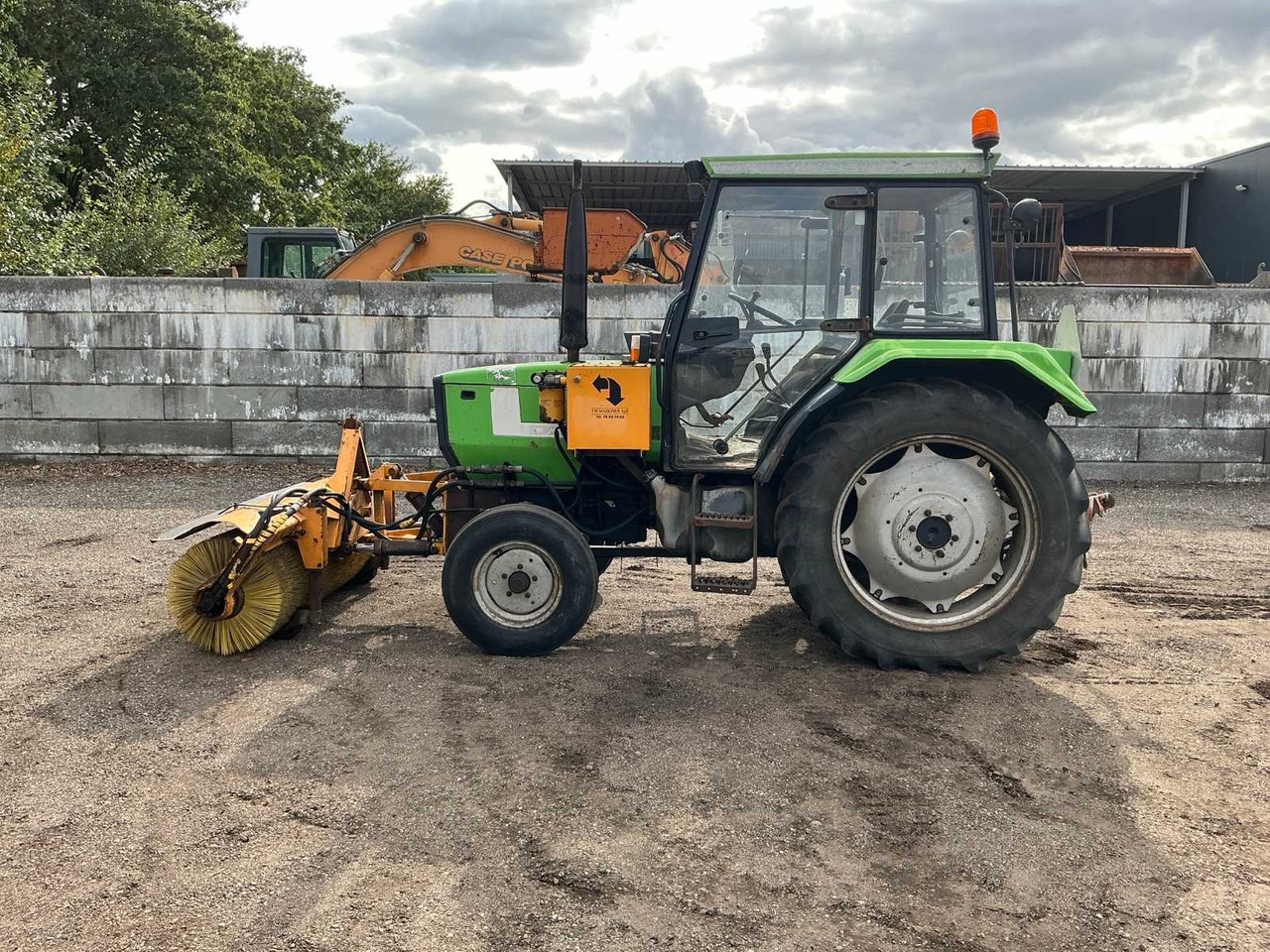 Deutz-Fahr DX3.30 - Τρακτέρ: φωτογραφία 2 Deutz-Fahr DX3.30 - Τρακτέρ: φωτογραφία 2