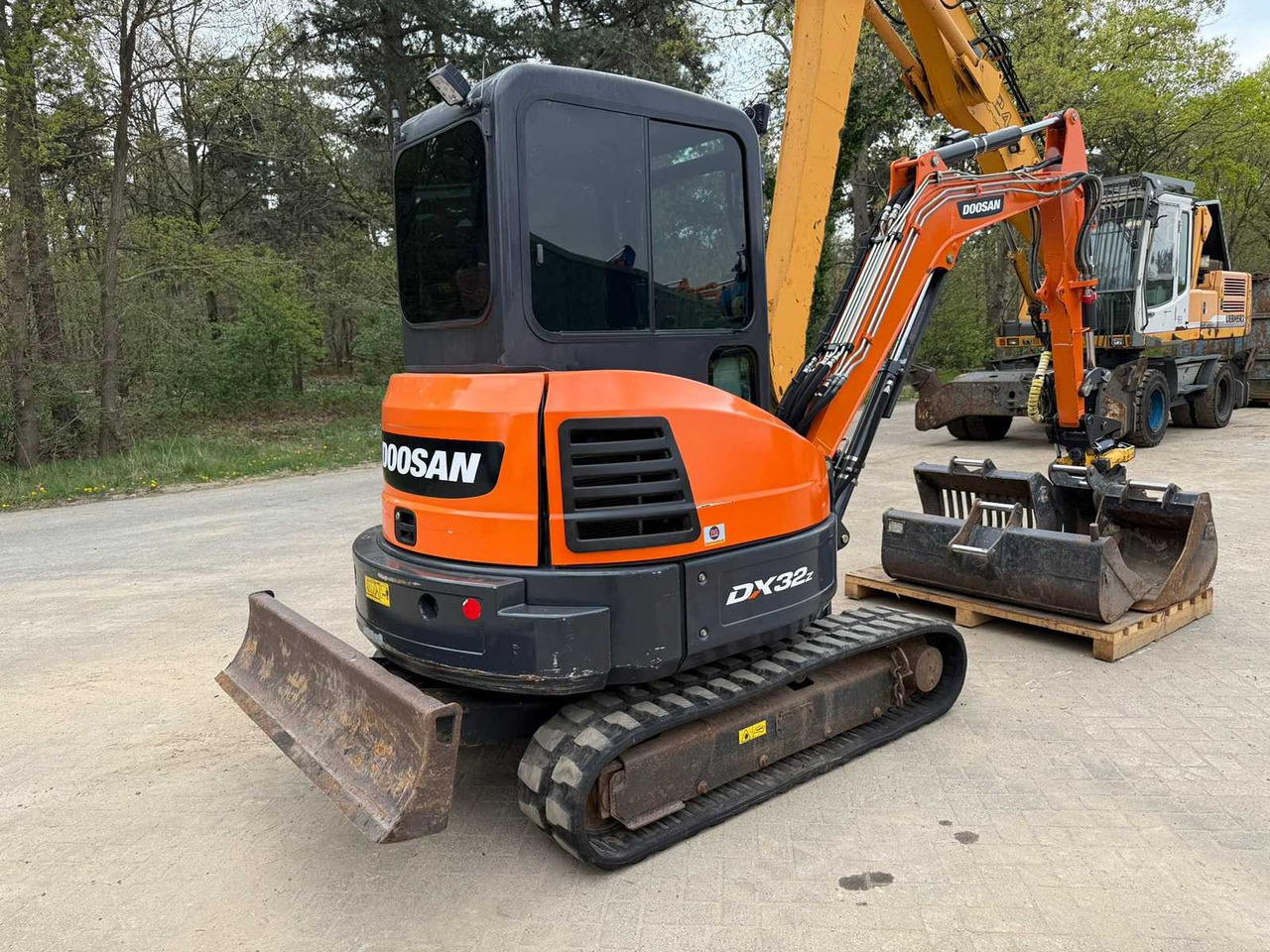 Doosan DX32Z - Ερπυστριοφόρος εκσκαφέας: φωτογραφία 3 Doosan DX32Z - Ερπυστριοφόρος εκσκαφέας: φωτογραφία 3
