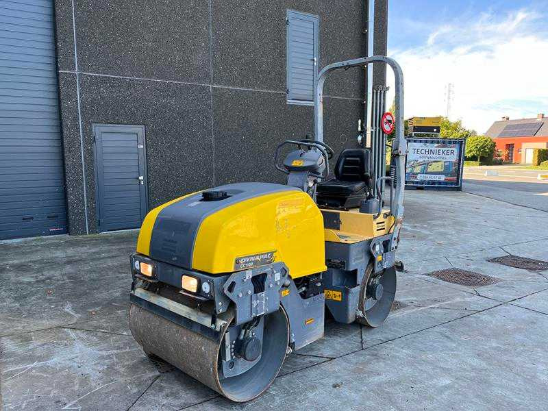 Dynapac CC1100 - Ασφαλτικός οδοστρωτήρας: φωτογραφία 2 Dynapac CC1100 - Ασφαλτικός οδοστρωτήρας: φωτογραφία 2