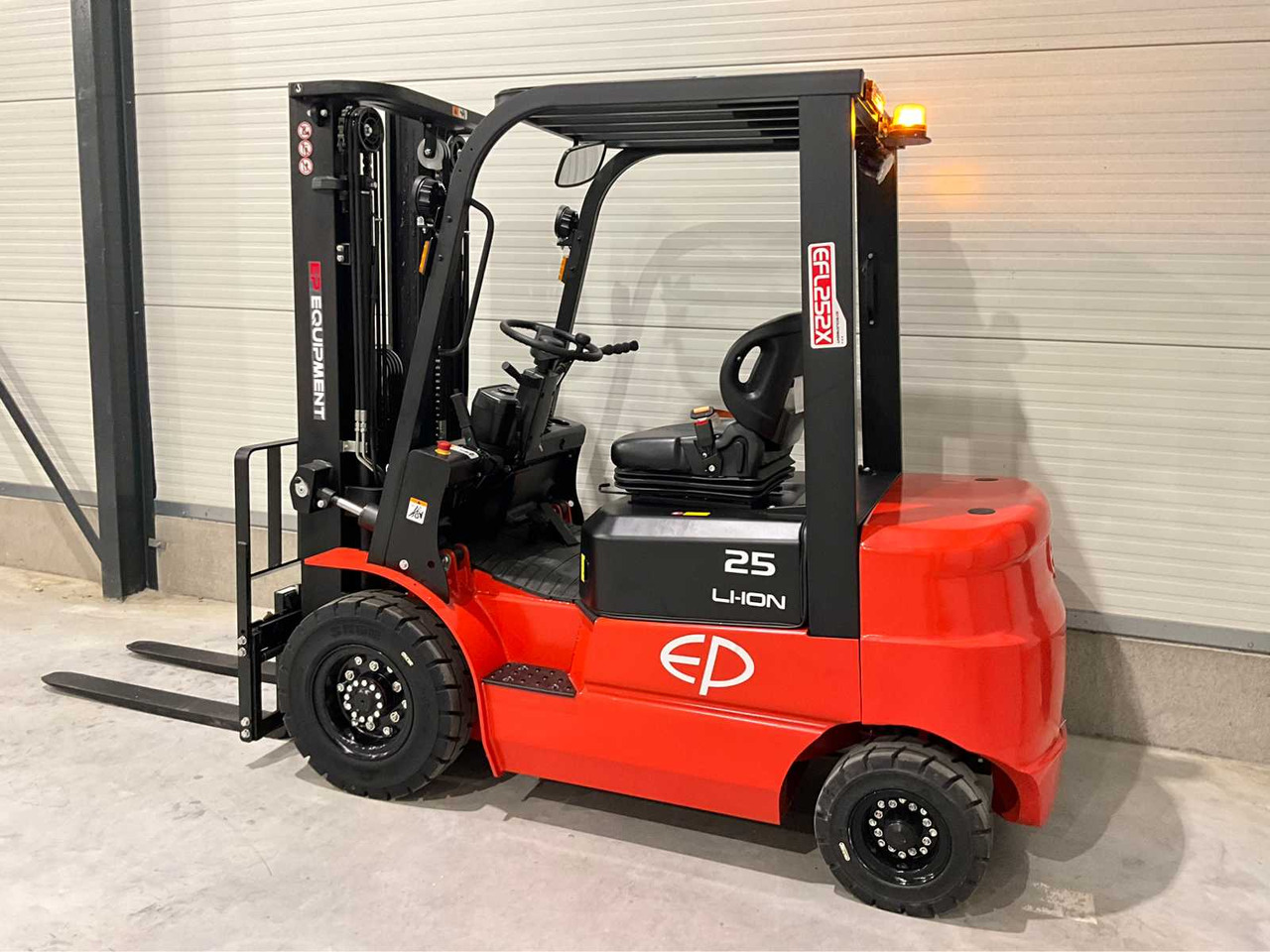 EP - 2025 - EFL 252 X - FORKLIFT TRUCK - Περονοφόρο όχημα: φωτογραφία 3 EP - 2025 - EFL 252 X - FORKLIFT TRUCK - Περονοφόρο όχημα: φωτογραφία 3