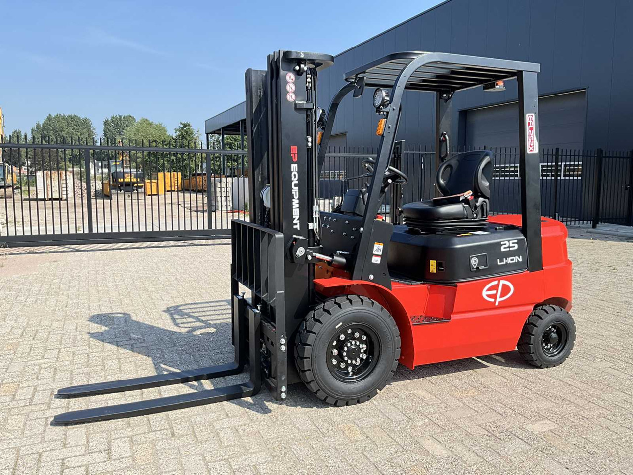 EP - 2025 - EFL 252 XS - FORKLIFT TRUCK - Περονοφόρο όχημα: φωτογραφία 2 EP - 2025 - EFL 252 XS - FORKLIFT TRUCK - Περονοφόρο όχημα: φωτογραφία 2