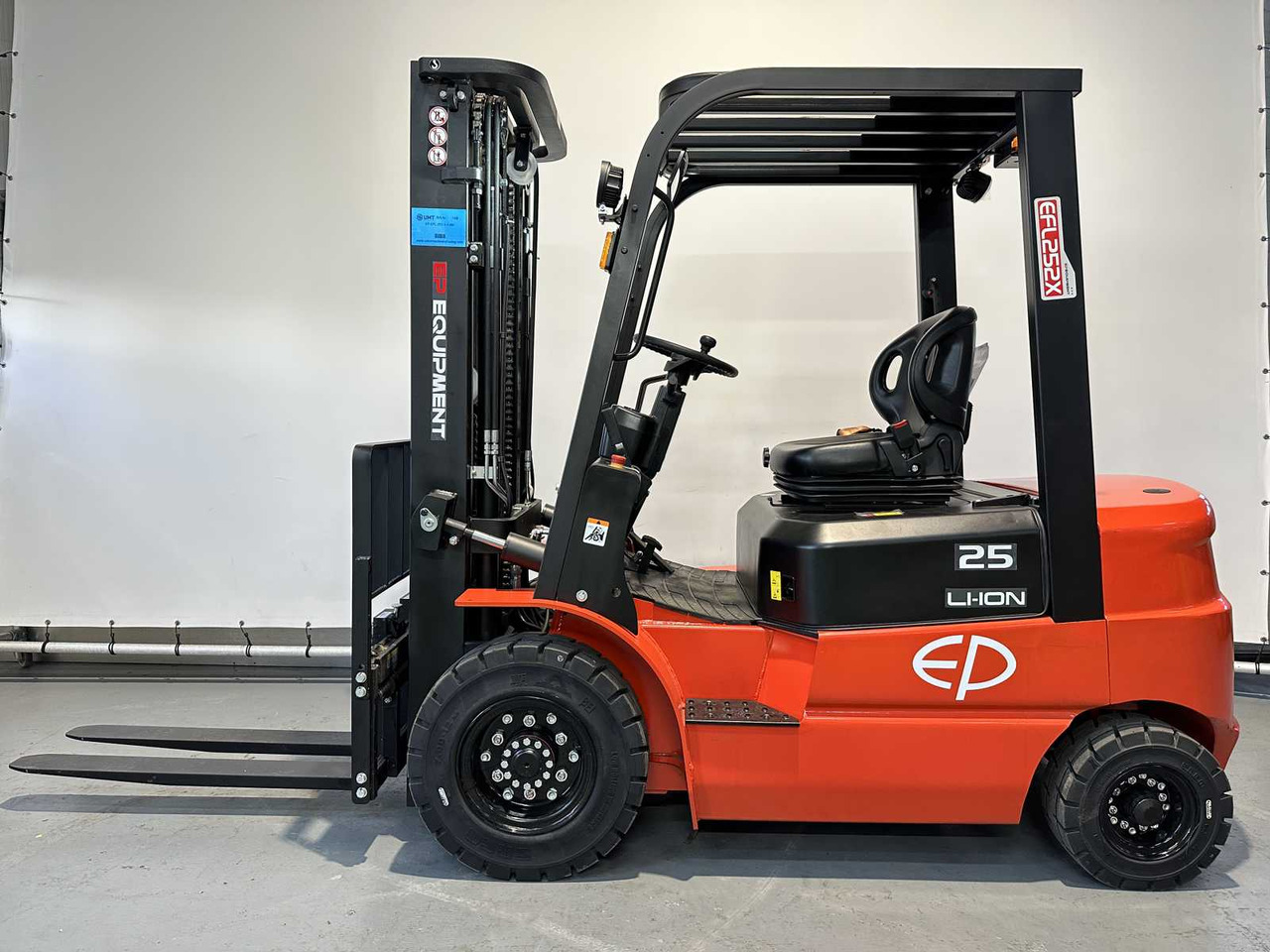 EP - EFL 252 X - FORK POSITIONER, SIDESHIFT, TRIPLEX, FORKLIFT 2025 - Περονοφόρο όχημα: φωτογραφία 1 EP - EFL 252 X - FORK POSITIONER, SIDESHIFT, TRIPLEX, FORKLIFT 2025 - Περονοφόρο όχημα: φωτογραφία 1