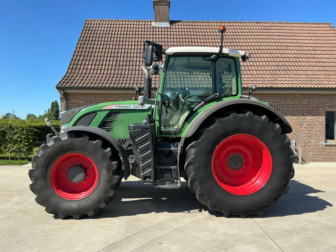 Fendt 720 Vario Profi Plus - Τρακτέρ: φωτογραφία 2 Fendt 720 Vario Profi Plus - Τρακτέρ: φωτογραφία 2