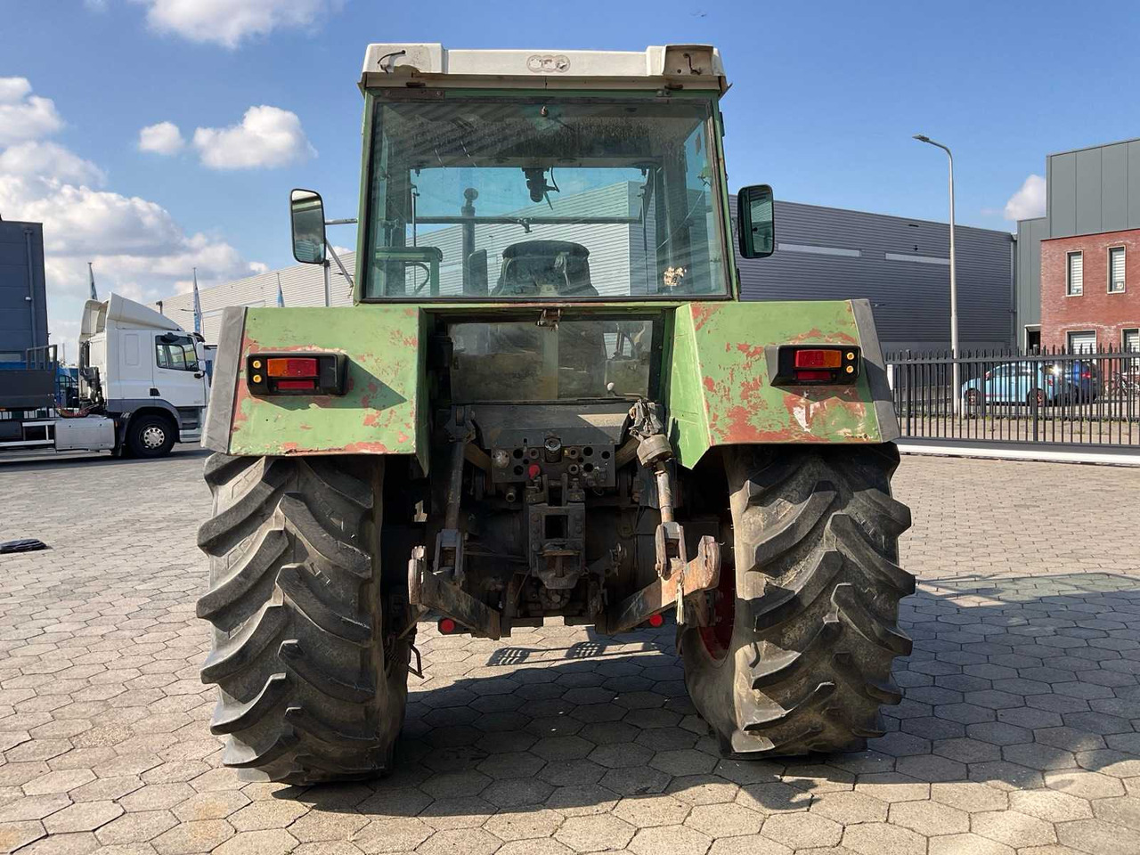 Fendt Favorit 611 LSA Turbomatik - Τρακτέρ: φωτογραφία 5 Fendt Favorit 611 LSA Turbomatik - Τρακτέρ: φωτογραφία 5