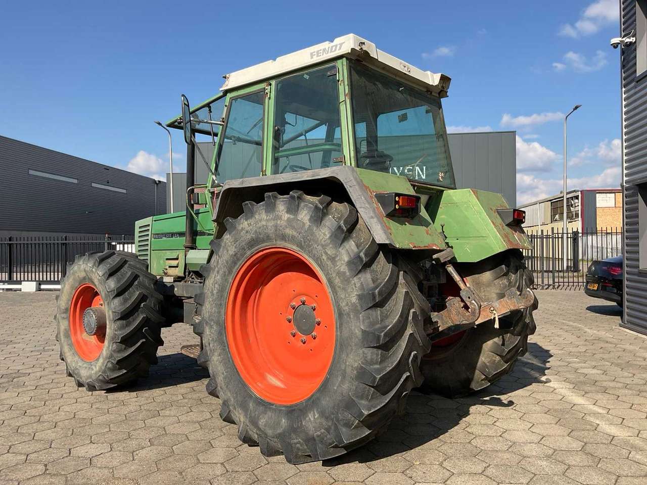 Fendt Favorit 611 LSA Turbomatik - Τρακτέρ: φωτογραφία 4 Fendt Favorit 611 LSA Turbomatik - Τρακτέρ: φωτογραφία 4