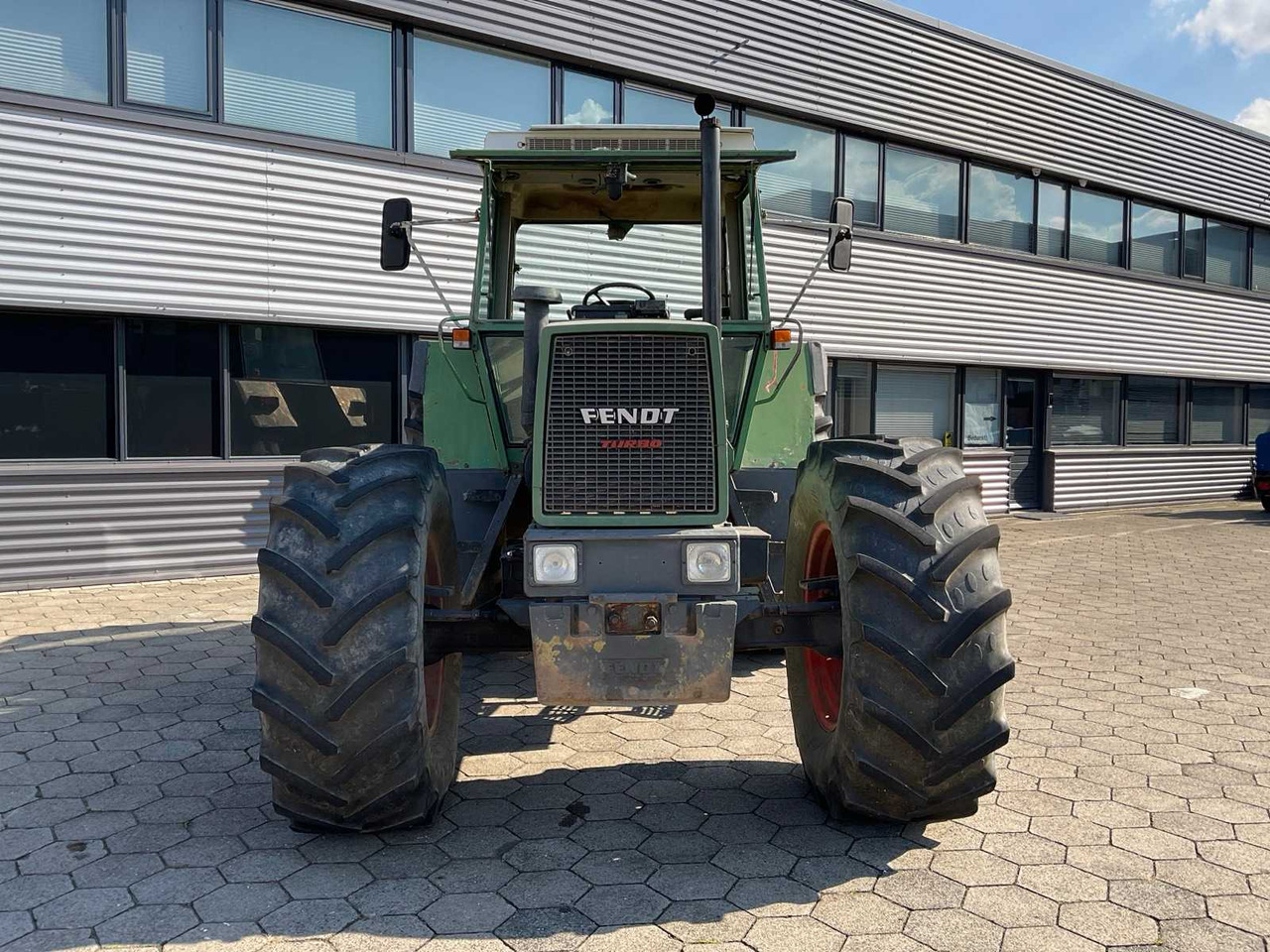 Fendt Favorit 611 LSA Turbomatik - Τρακτέρ: φωτογραφία 2 Fendt Favorit 611 LSA Turbomatik - Τρακτέρ: φωτογραφία 2