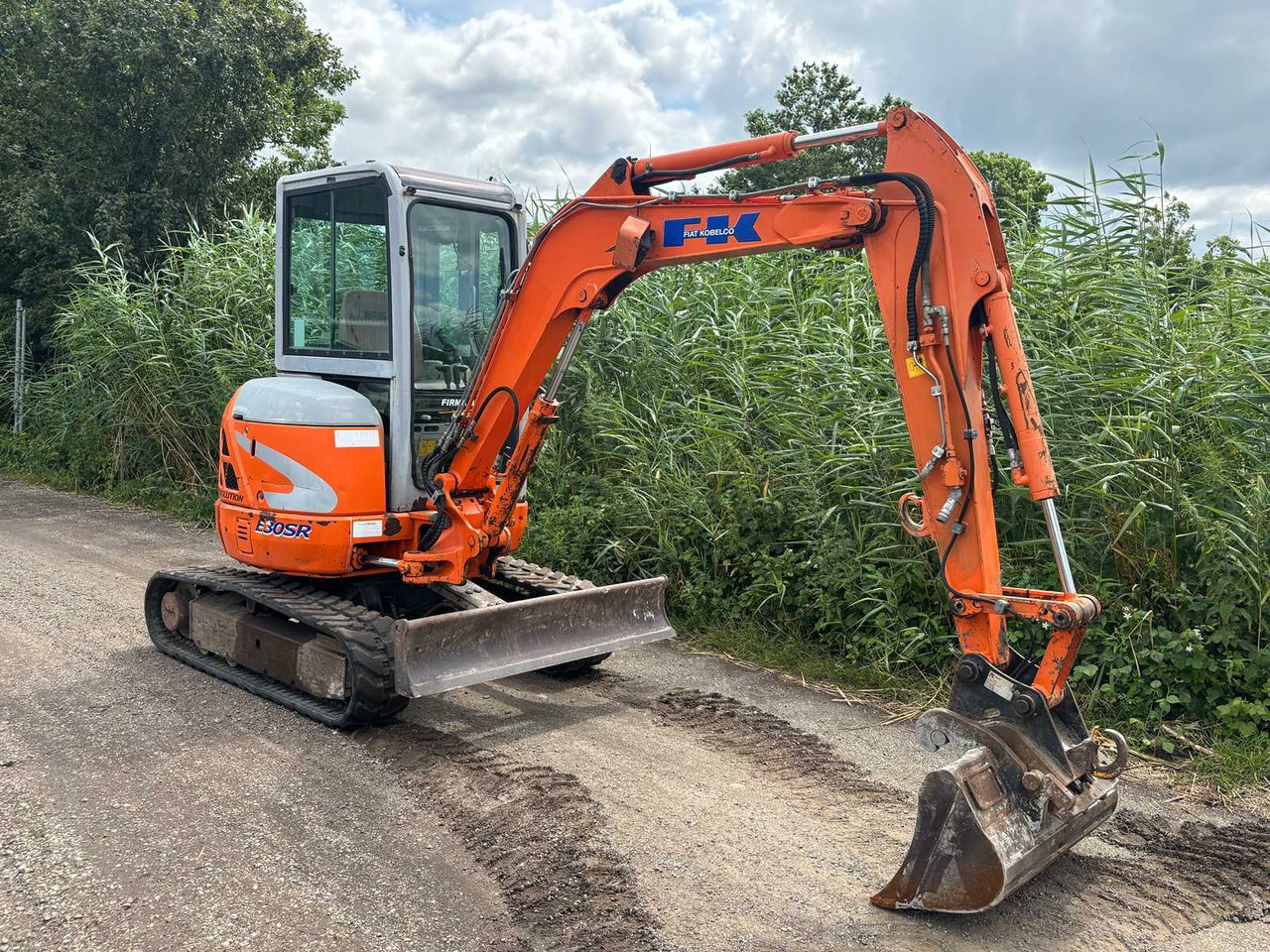 Fiat Kobelco E30SR - Ελαστιχοφόρος φορτωτής: φωτογραφία 5 Fiat Kobelco E30SR - Ελαστιχοφόρος φορτωτής: φωτογραφία 5