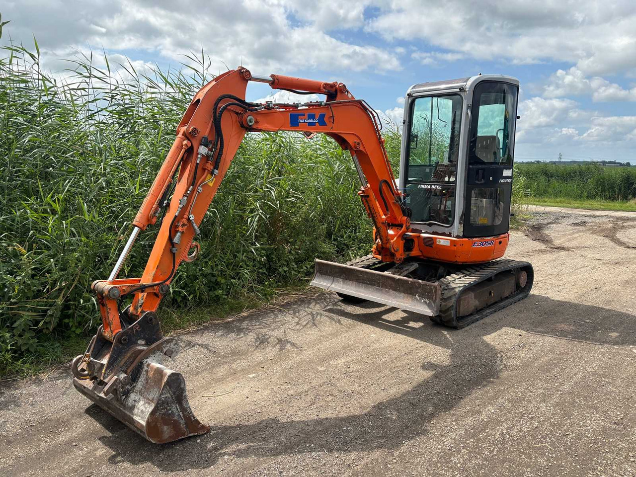 Fiat Kobelco E30SR - Ελαστιχοφόρος φορτωτής: φωτογραφία 1 Fiat Kobelco E30SR - Ελαστιχοφόρος φορτωτής: φωτογραφία 1