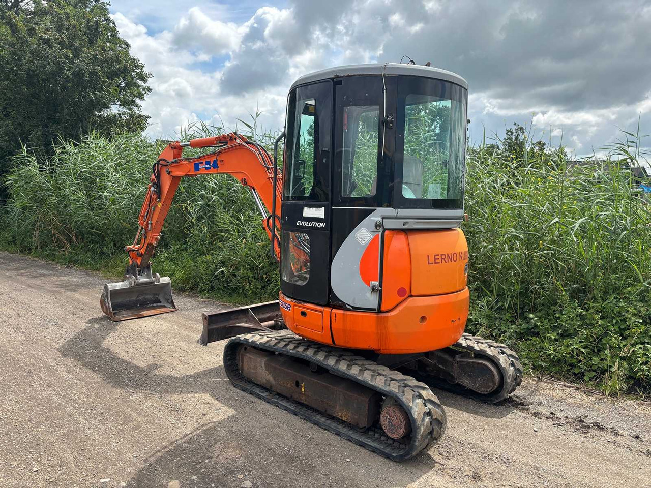 Fiat Kobelco E30SR - Ελαστιχοφόρος φορτωτής: φωτογραφία 3 Fiat Kobelco E30SR - Ελαστιχοφόρος φορτωτής: φωτογραφία 3