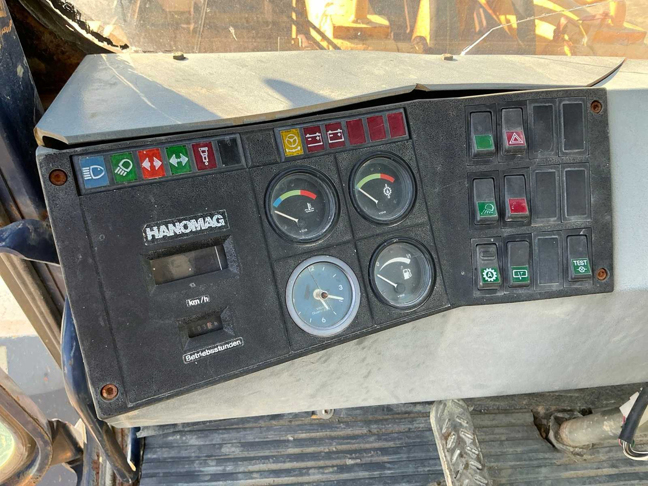 Ελαστιχοφόρος φορτωτής HANOMAG 70 E: φωτογραφία 9