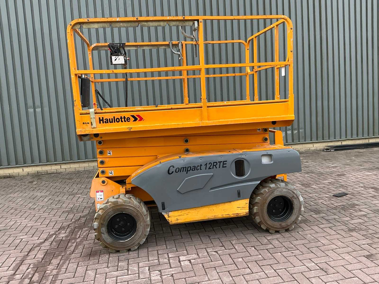 Haulotte Compact 12RTE - Πλατφόρμα εναέρια: φωτογραφία 2 Haulotte Compact 12RTE - Πλατφόρμα εναέρια: φωτογραφία 2