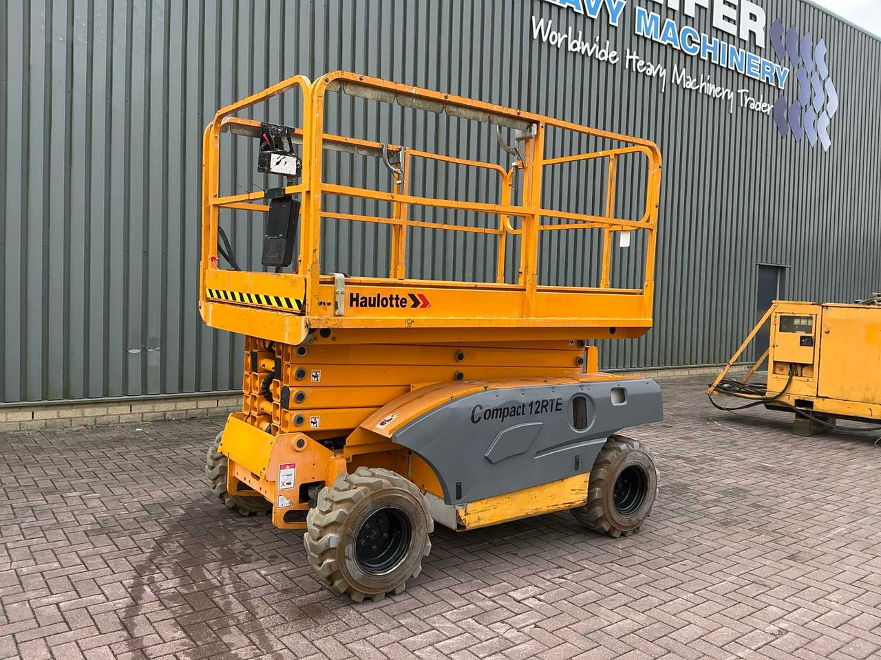 Haulotte Compact 12RTE - Πλατφόρμα εναέρια: φωτογραφία 1 Haulotte Compact 12RTE - Πλατφόρμα εναέρια: φωτογραφία 1