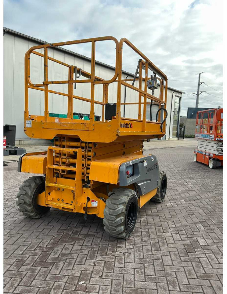 Haulotte Compact 12 - Πλατφόρμα εναέρια: φωτογραφία 5 Haulotte Compact 12 - Πλατφόρμα εναέρια: φωτογραφία 5