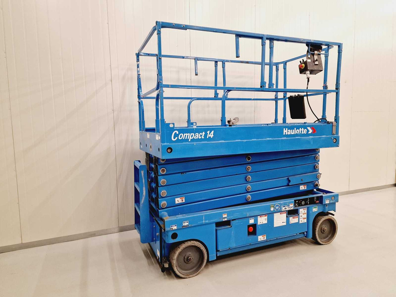 Haulotte HAULOTTE - COMPACT 14 - AERIAL PLATFORM - Πλατφόρμα εναέρια: φωτογραφία 1 Haulotte HAULOTTE - COMPACT 14 - AERIAL PLATFORM - Πλατφόρμα εναέρια: φωτογραφία 1