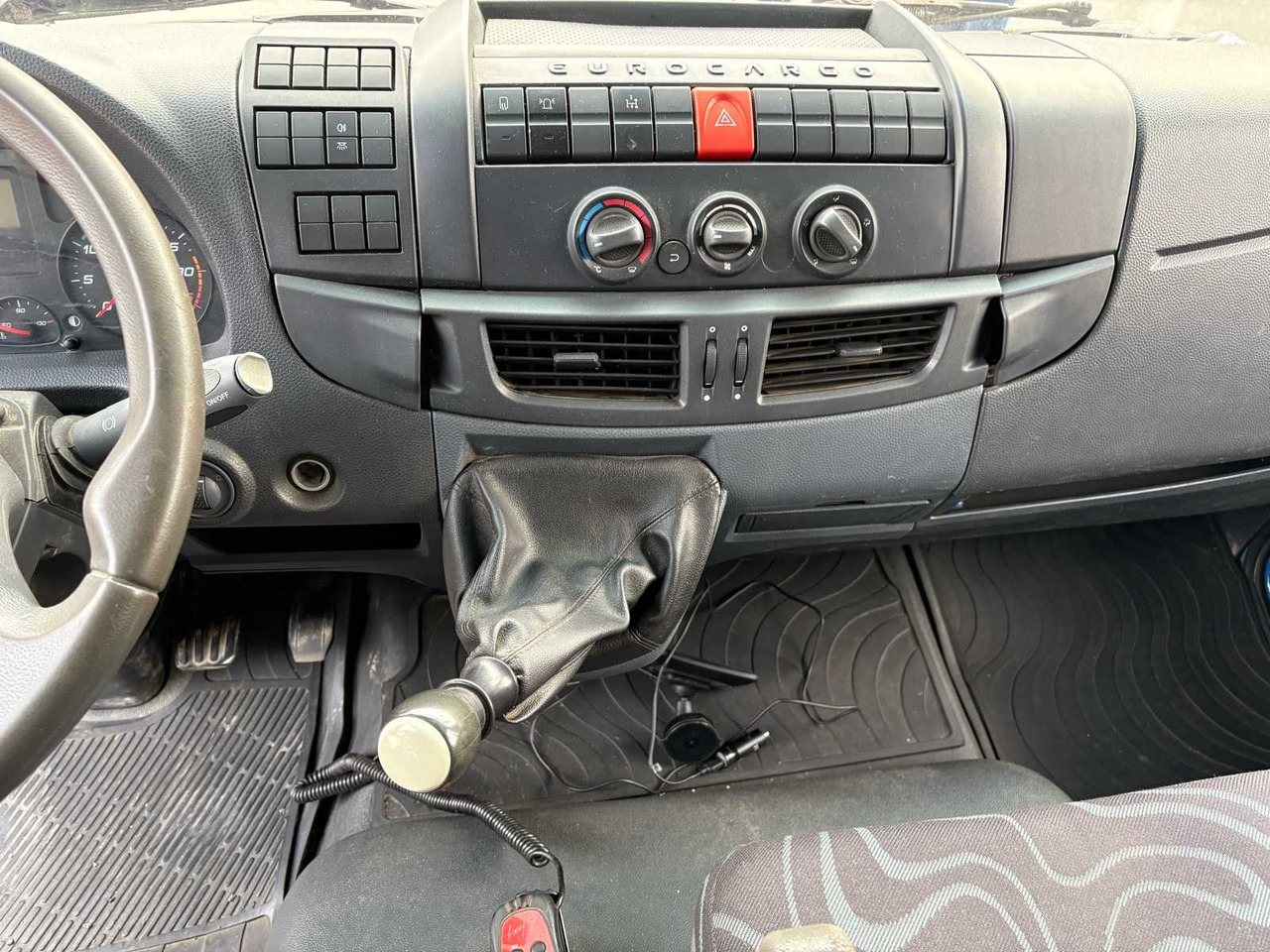 Φορτηγό IVECO CARGO HOOKLIFT FROM 2015 – INCL. 3 CONTAINERS: φωτογραφία 17