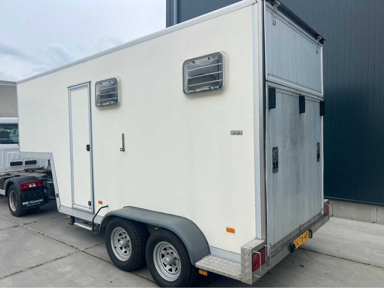 J.M.R. - HORSE TRAILER - SEMI-TRAILER - 2001 - Τρέιλερ: φωτογραφία 3 J.M.R. - HORSE TRAILER - SEMI-TRAILER - 2001 - Τρέιλερ: φωτογραφία 3