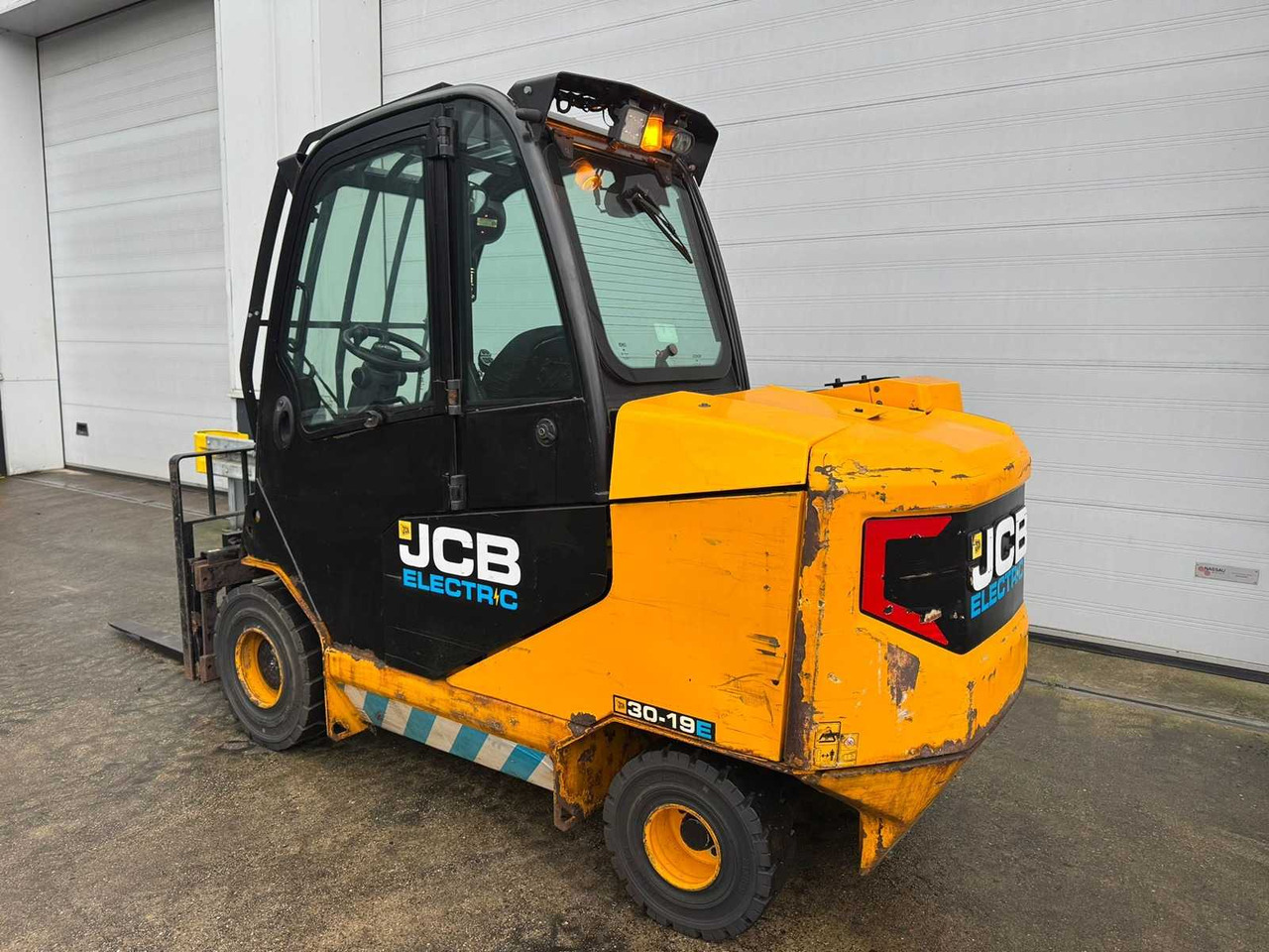 JCB - 2020 - TLT-30-E - FORK POSITIONER, SIDE-SHIFT - FORKLIFT - Περονοφόρο όχημα: φωτογραφία 3 JCB - 2020 - TLT-30-E - FORK POSITIONER, SIDE-SHIFT - FORKLIFT - Περονοφόρο όχημα: φωτογραφία 3
