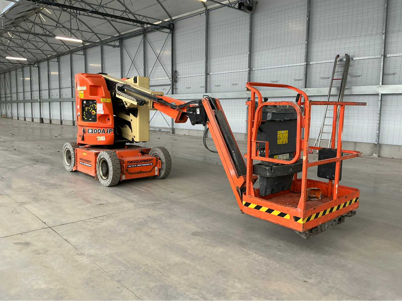 JLG E300AJP - Πλατφόρμα εναέρια: φωτογραφία 1 JLG E300AJP - Πλατφόρμα εναέρια: φωτογραφία 1