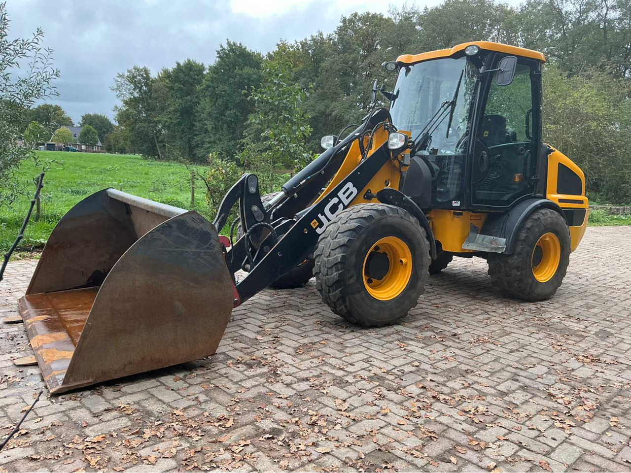 Jcb 407 - Ελαστιχοφόρος φορτωτής: φωτογραφία 1 Jcb 407 - Ελαστιχοφόρος φορτωτής: φωτογραφία 1